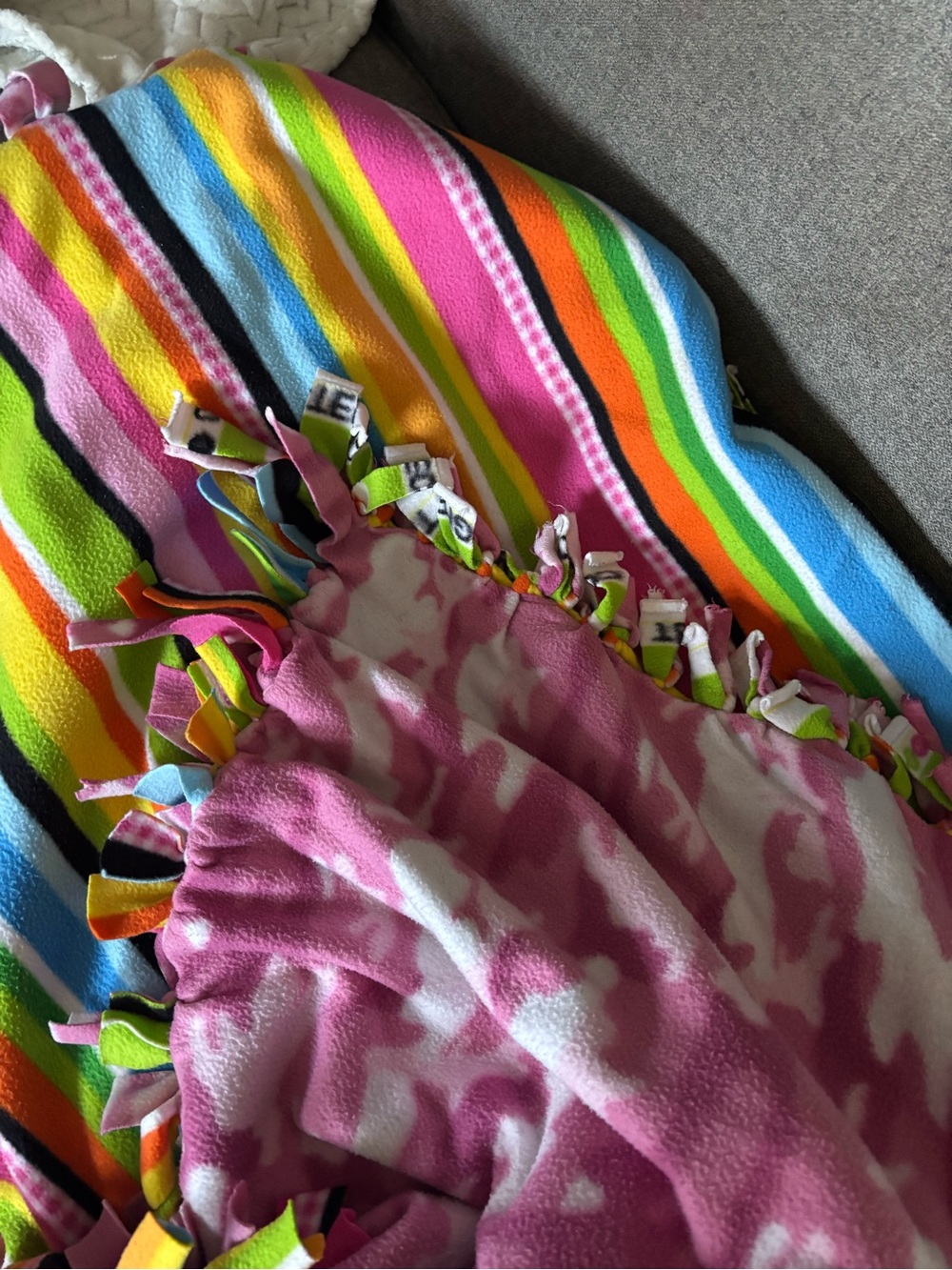 Kids Tie-Edge Fleece Blanket - Pink & Multi